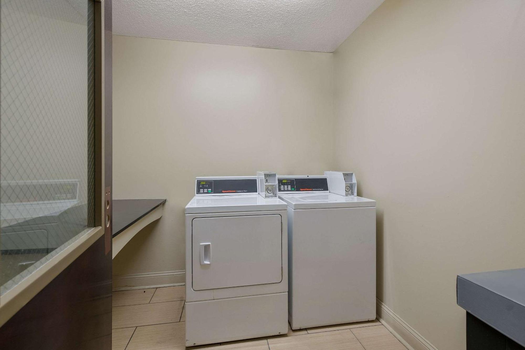 Comfort Inn Fayetteville I-95 Extérieur photo